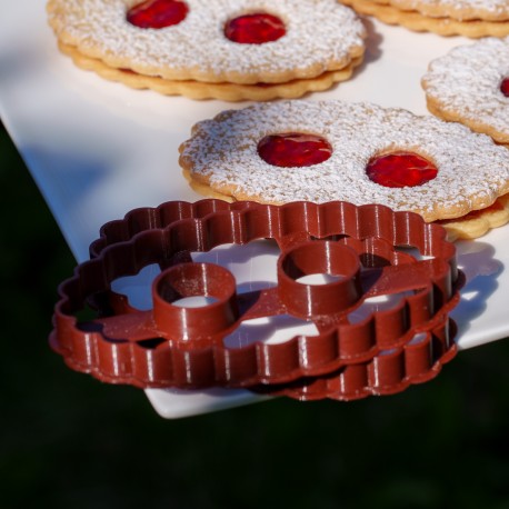 Maple leaf cookie cutter